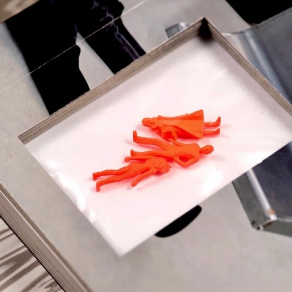 100% AUTHENTIC LIMITED EDITION COLLECTABLE ART OFF-WHITE’S V. ABLOH x L. VUITTON - Picture 2 of 12